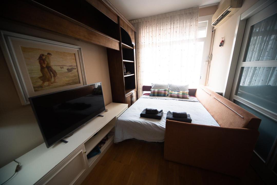Traditional Rooms In Eixample Barcelona Exterior foto